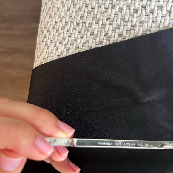 Chanel shield quilted glasses - Picture 9 of 9